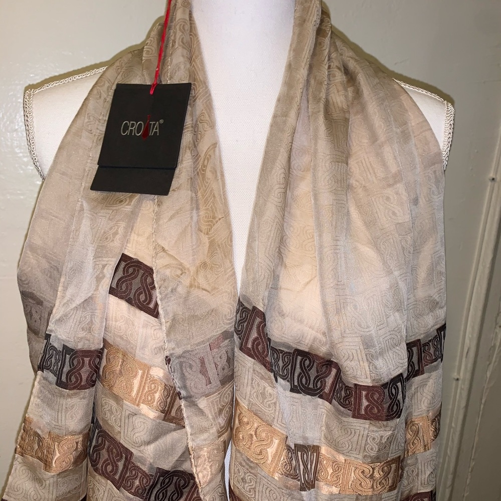 Groita wrap scarf